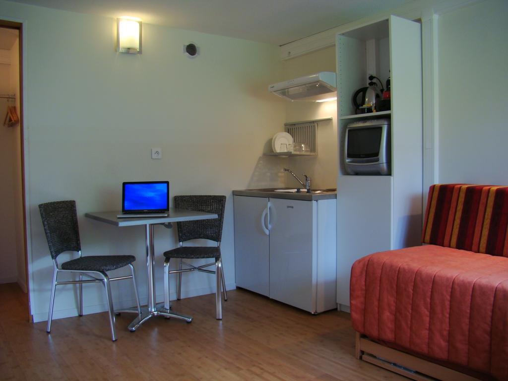 Hotel Pierre Blanche Chatillon-en-Michaille Esterno foto